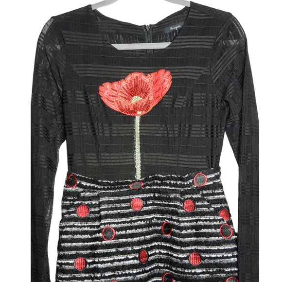 Horryzin Red Poppy Dress - Picture 3 of 10